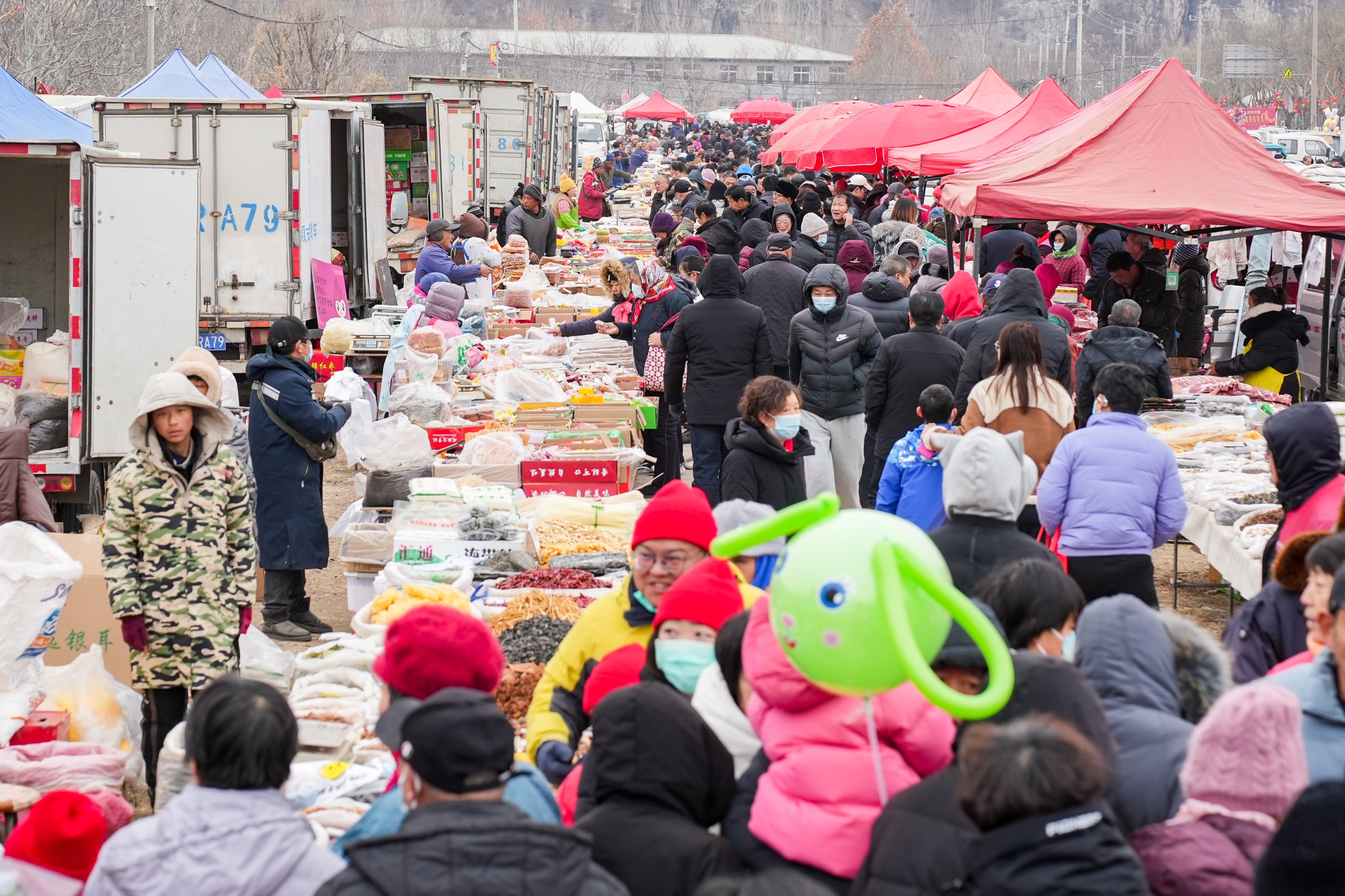 百年靠山集大集重装亮相提升购物新体验