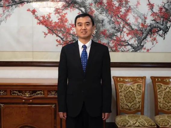 胡爱民代总领事就中央外事工作会议接受当地媒体采访